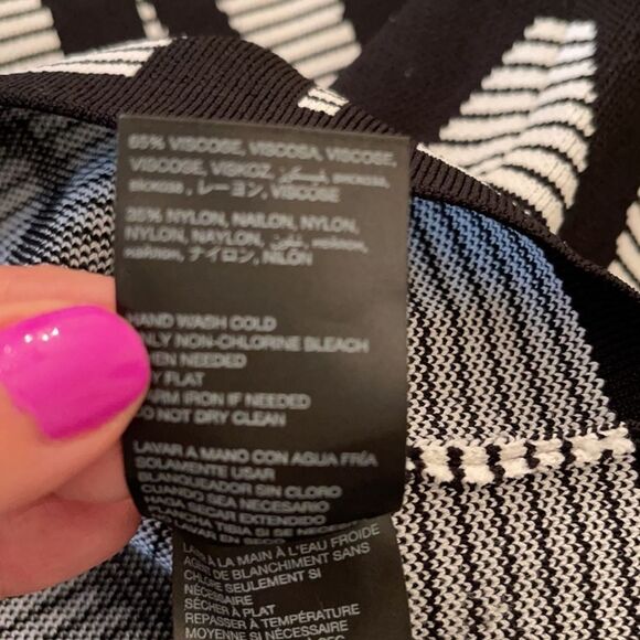 *Bebe* SEXY CLASSY Sz M EUC body on Viscose Sweater Skirt - Picture 5 of 9